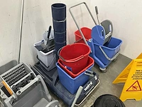Partij schoonmaakmaterialen - afbeelding 4 van  7