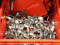 Partij schoppen, diverse kleuren & bevestigingsmaterialen - afbeelding 1 van  3