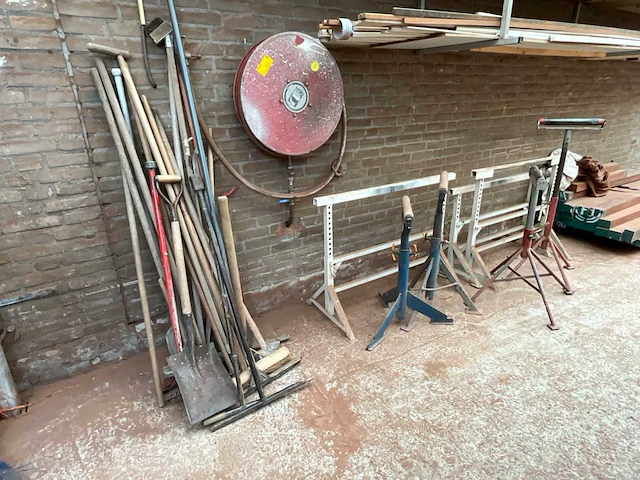 Partij schragen en rolbokken - afbeelding 1 van  4
