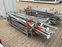 Partij schroefstempels en schoorstempel - afbeelding 2 van  9
