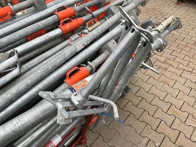 Partij schroefstempels en schoorstempel - afbeelding 8 van  9
