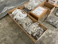 Partij schroeven en bevestigingsmaterialen - afbeelding 2 van  20
