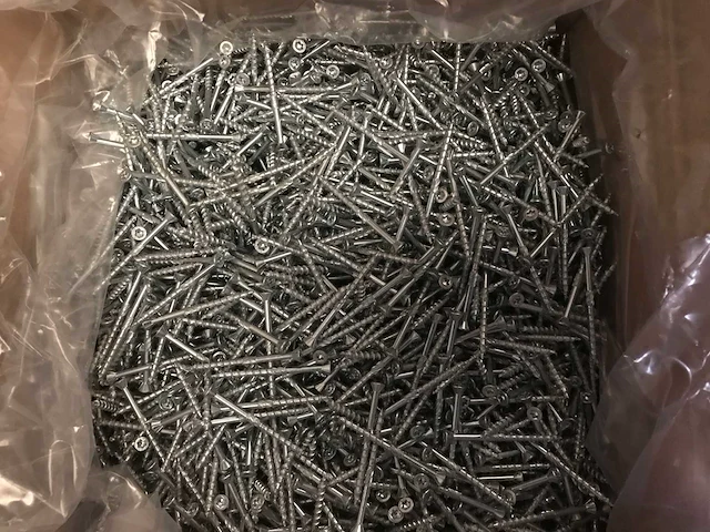 Partij schroeven en bouten - afbeelding 11 van  12