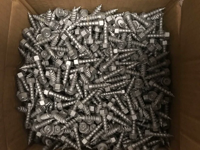 Partij schroeven en bouten - afbeelding 9 van  12