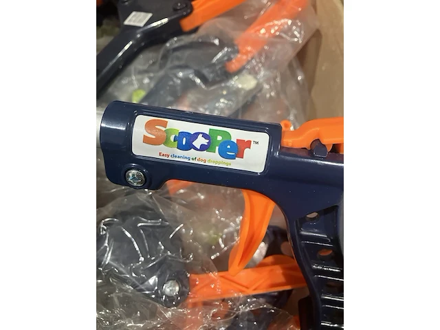 Partij scooper en scooperboxen, dog it up - afbeelding 3 van  7