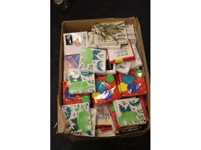 Partij servetten, diverse kleuren - afbeelding 1 van  2