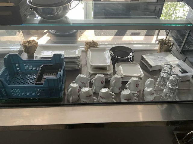 Partij servies en glaswerk - afbeelding 1 van  5