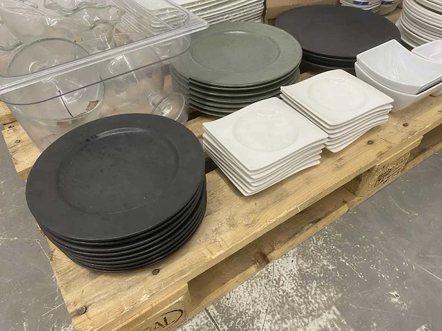 Partij servies - afbeelding 2 van  7