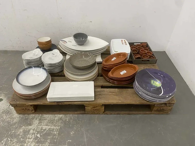 Partij servies - afbeelding 1 van  5