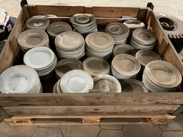 Partij servies - afbeelding 1 van  5