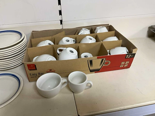 Partij servies - afbeelding 2 van  8