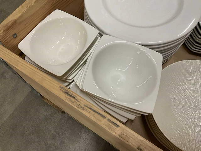 Partij servies - afbeelding 2 van  15