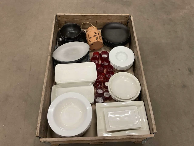 Partij servies - afbeelding 1 van  3