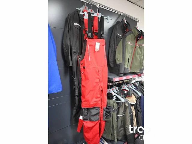 Partij showroom kleding - afbeelding 4 van  8
