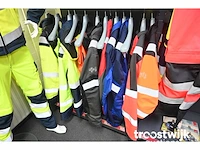 Partij showroom kleding - afbeelding 8 van  8