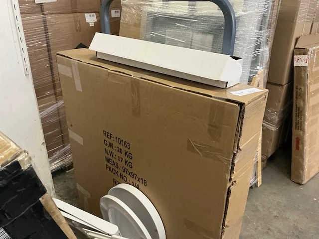 Partij showroom sanitair goederen - afbeelding 4 van  5