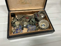 Partij sieraden - afbeelding 1 van  4