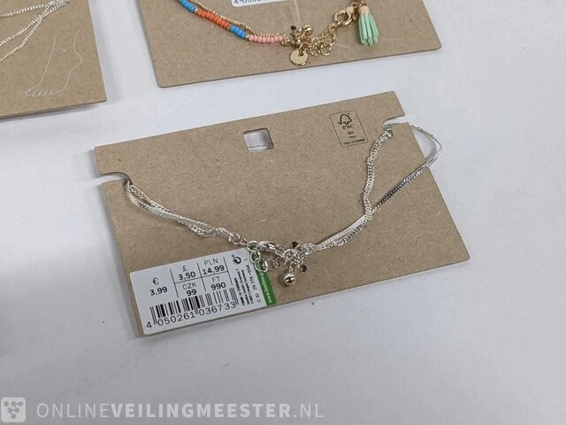 Partij sieraden - afbeelding 9 van  10