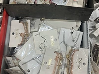 Partij sieraden - afbeelding 2 van  9