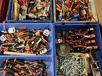 Partij skandia + diverse gereedschap inclusief bakken - afbeelding 1 van  6