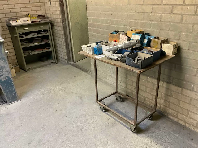 Partij slijp gereedschap en materiaal - afbeelding 1 van  11