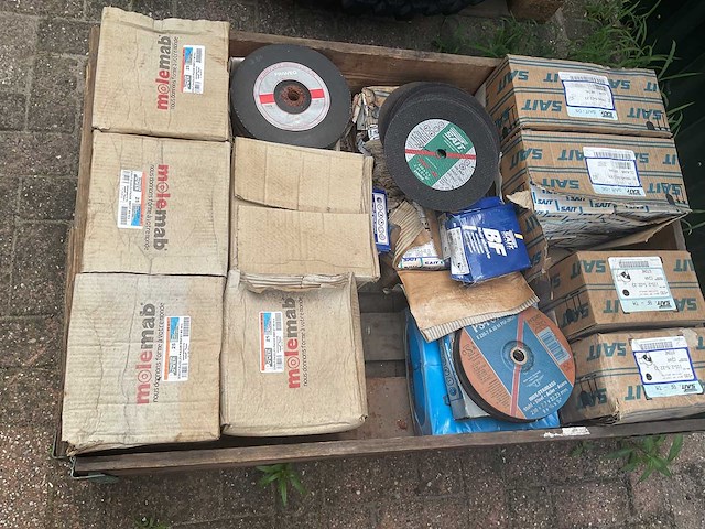 Partij slijpschijven ontbraamschijven - afbeelding 1 van  11