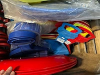 Partij sneeuwscheppen en kinder sleeën - afbeelding 6 van  7
