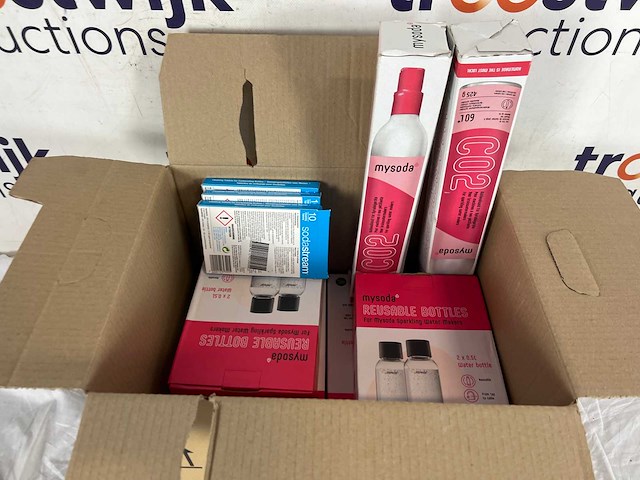 Partij sodastream benodigdheden - afbeelding 2 van  2