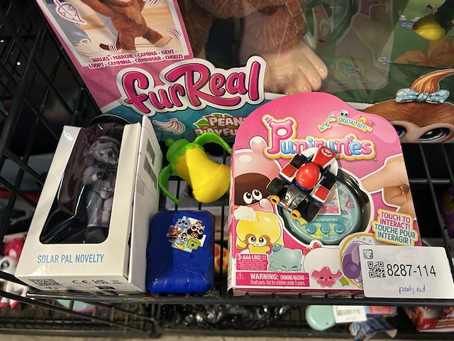 Partij speelgoed en accessoires w.o. furreal, baby clementoni - afbeelding 3 van  6