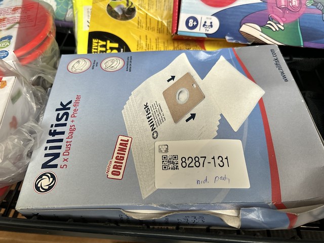 Partij speelgoed en accessoires w.o. trudeau, nilfisk, twister air - afbeelding 6 van  8