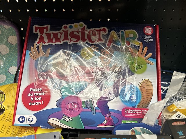 Partij speelgoed en accessoires w.o. trudeau, nilfisk, twister air - afbeelding 8 van  8