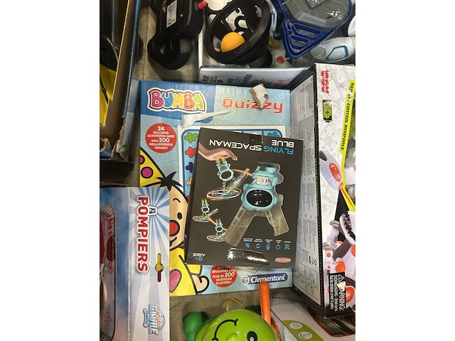 Partij speelgoed w.o. casdon dyson, paw patrol, hot wheels mario bros, clementoni bumba - afbeelding 6 van  9