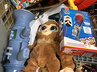 Partij speelgoed w.o. casdon dyson, paw patrol, hot wheels mario bros, clementoni bumba - afbeelding 7 van  9