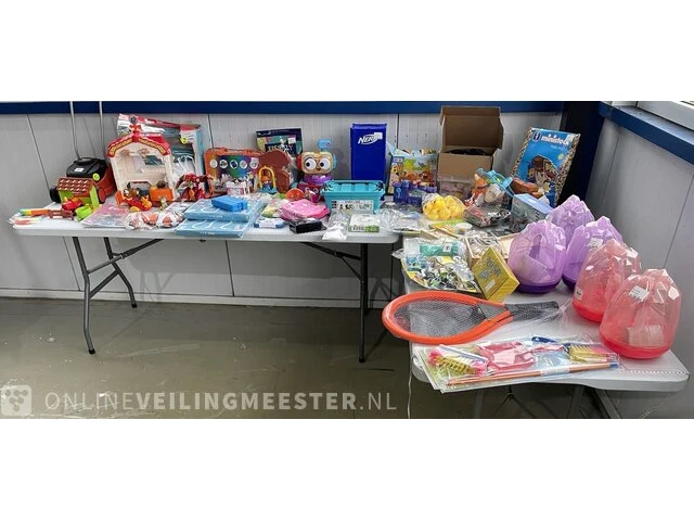 Partij speelgoed - afbeelding 1 van  9