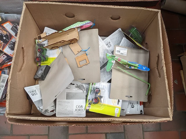 Partij speelgoed - afbeelding 20 van  35