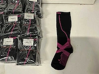 Partij sport2x compressie kousen schoenmaat 41-44 (108x) - afbeelding 1 van  3