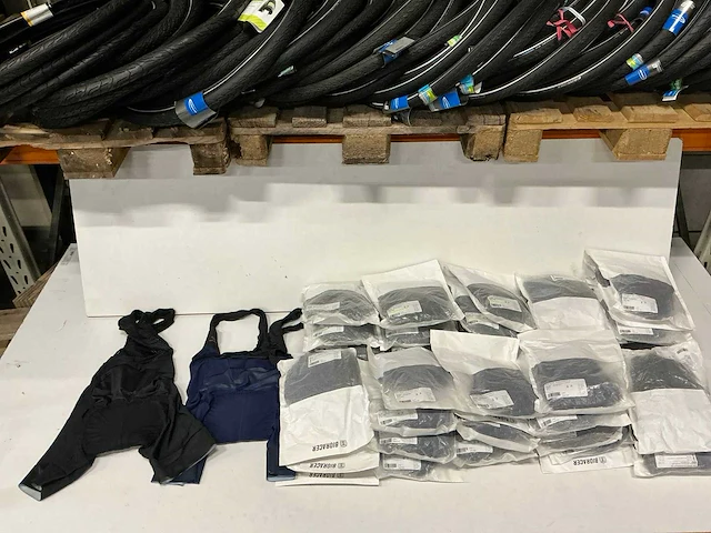 Partij sport2x/bioracer 52205/52147 bibshorts (44x) - afbeelding 1 van  14