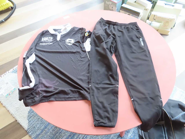 Partij sportkleding, circa 34 items - afbeelding 2 van  3