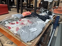 Partij (sport)kleding w.o. gymshark, h&m, puma - afbeelding 1 van  8