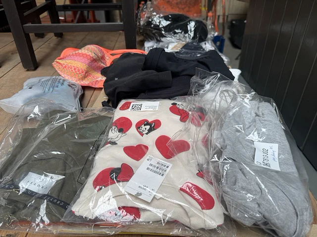 Partij (sport)kleding w.o. gymshark, h&m, puma - afbeelding 2 van  8