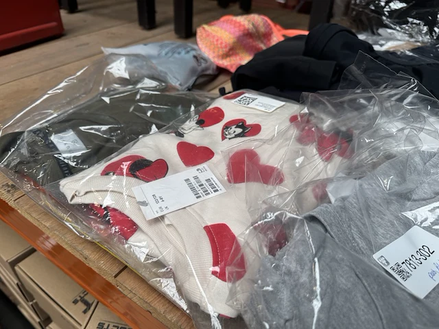 Partij (sport)kleding w.o. gymshark, h&m, puma - afbeelding 3 van  8