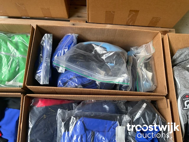 Partij sportkleding - afbeelding 5 van  8