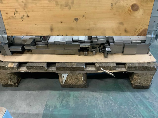 Partij staal (circa 434kg) - afbeelding 4 van  4