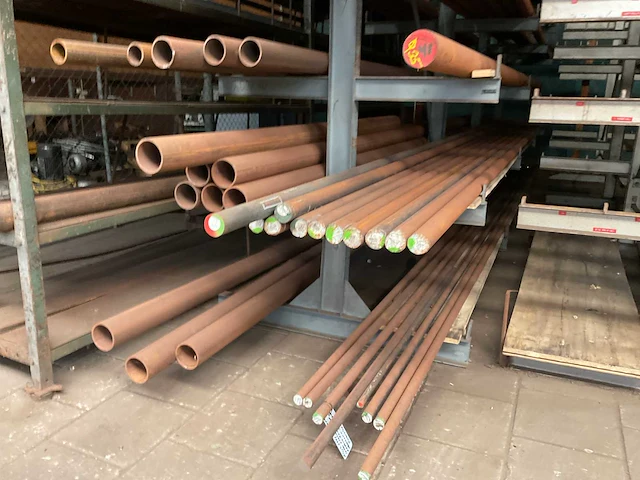 Partij stafmateriaal - afbeelding 3 van  10