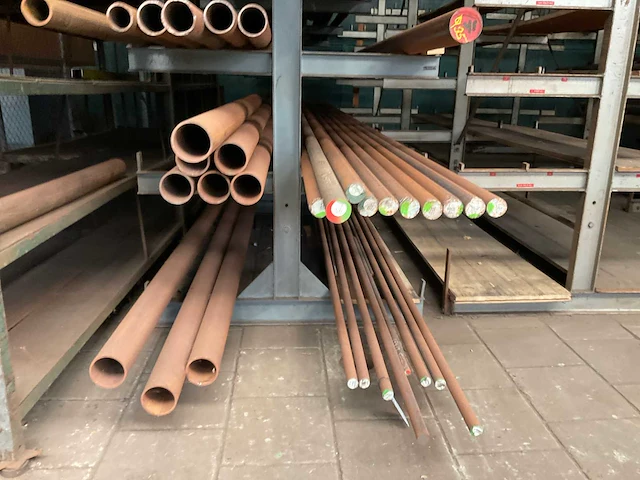Partij stafmateriaal - afbeelding 4 van  10