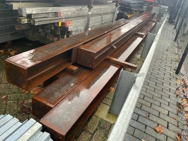 Partij stalen balken hea220 - afbeelding 1 van  2