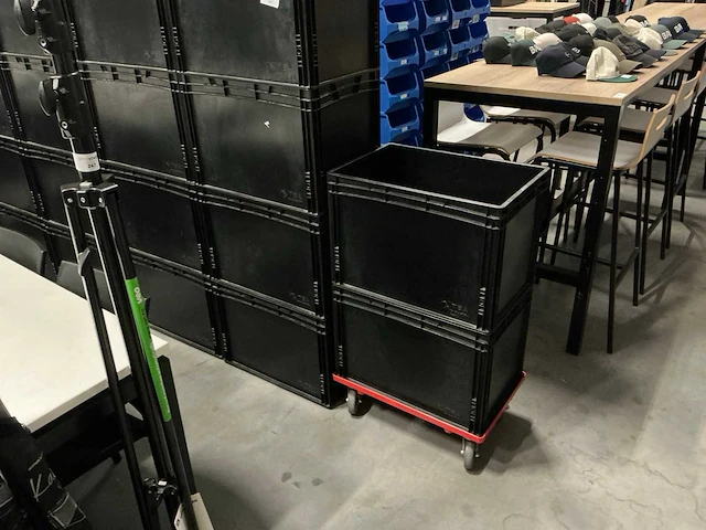 Partij stapelbakken (44x) - afbeelding 2 van  4