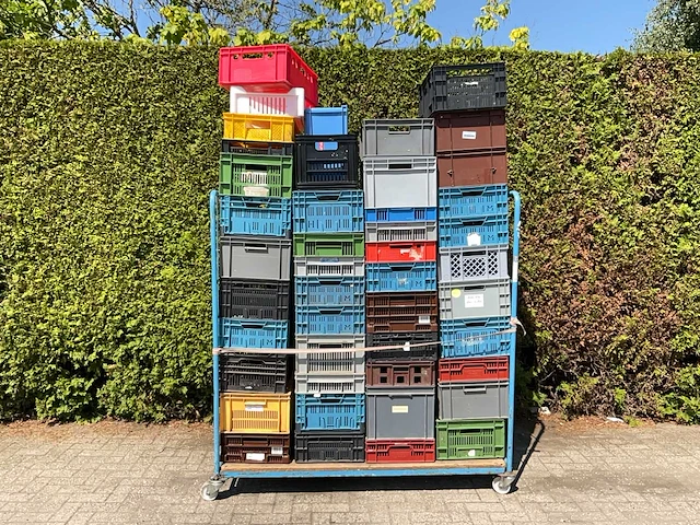 Partij stapelkratten zonder kar - afbeelding 1 van  2