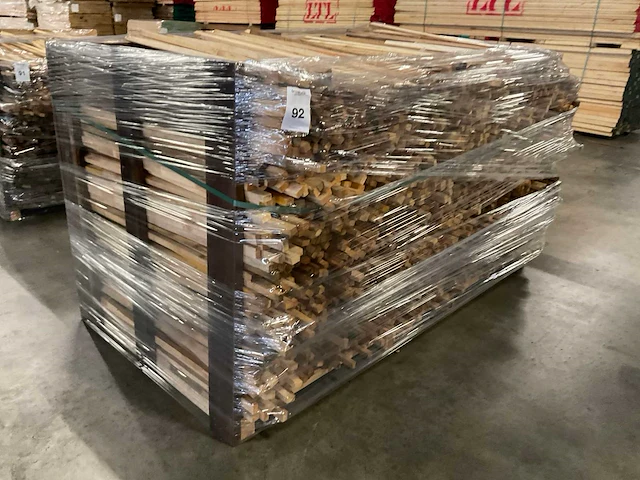 Partij stapellatten ca, 2,5 m³ - afbeelding 1 van  4