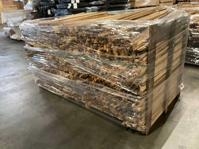 Partij stapellatten ca, 2,5 m³ - afbeelding 2 van  4